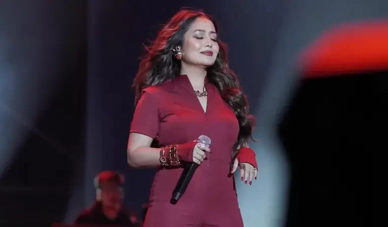  Singer Neha Kakkar Announces Emotional Break From Public Life Following Candy Shop Criticism