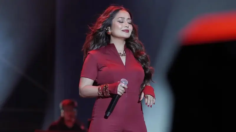 Singer Neha Kakkar Announces Emotional Break From Public Life Following Candy Shop Criticism